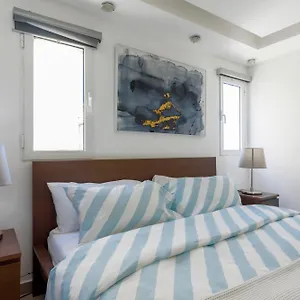  Apartamento Escape Oceanfront Condo in Avenida Espana w/Pool